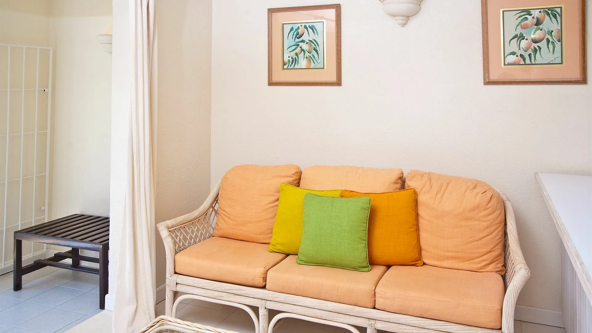 Regent Apartments Holetown
